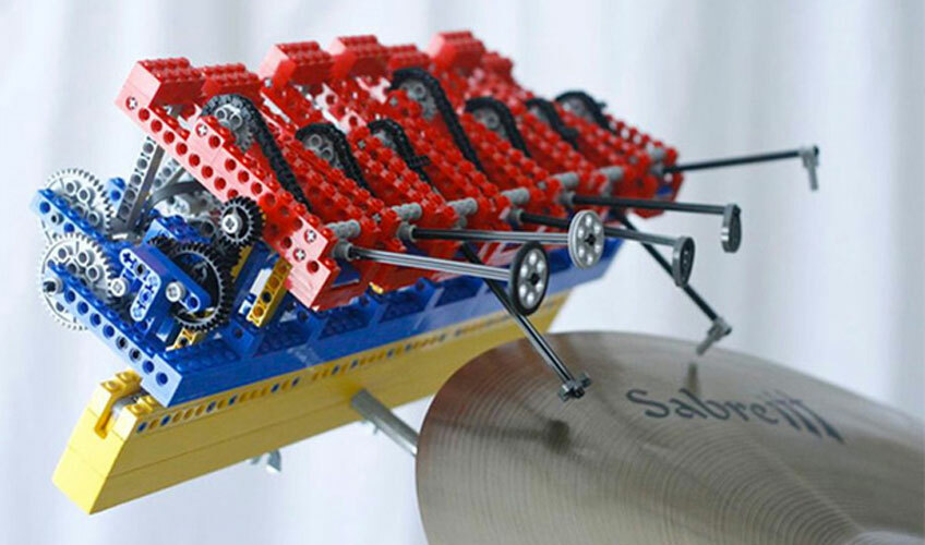 Смотрите, как играть игрушечный Lego-хаус