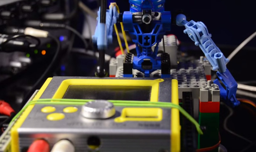 Смотрите выступление группы из Lego