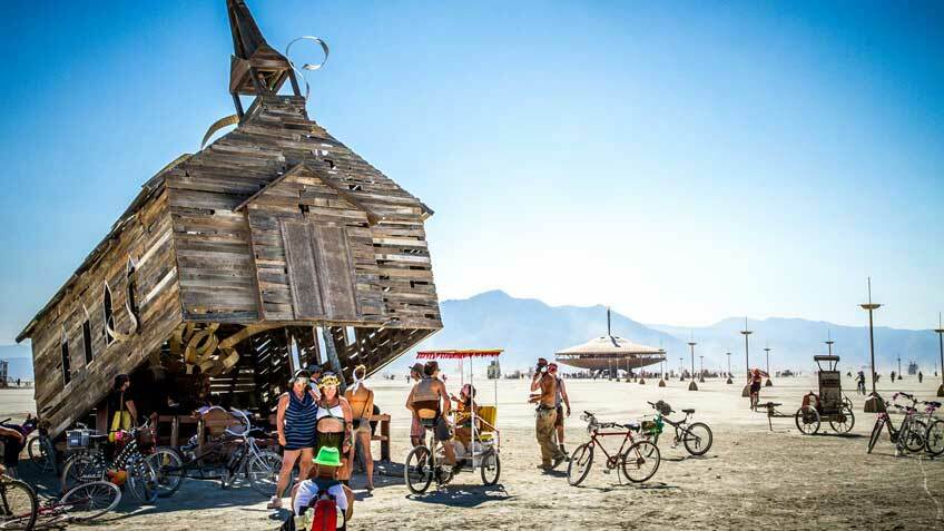 Смотрите лайв-стрим с заново открытого Burning Man