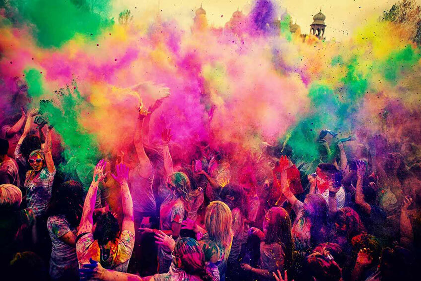 В августе в Риге состоится фестиваль красок Holi