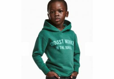 H&M извинилась за рекламу с чернокожим ребенком в худи с надписью «Самая крутая обезьяна в джунглях»