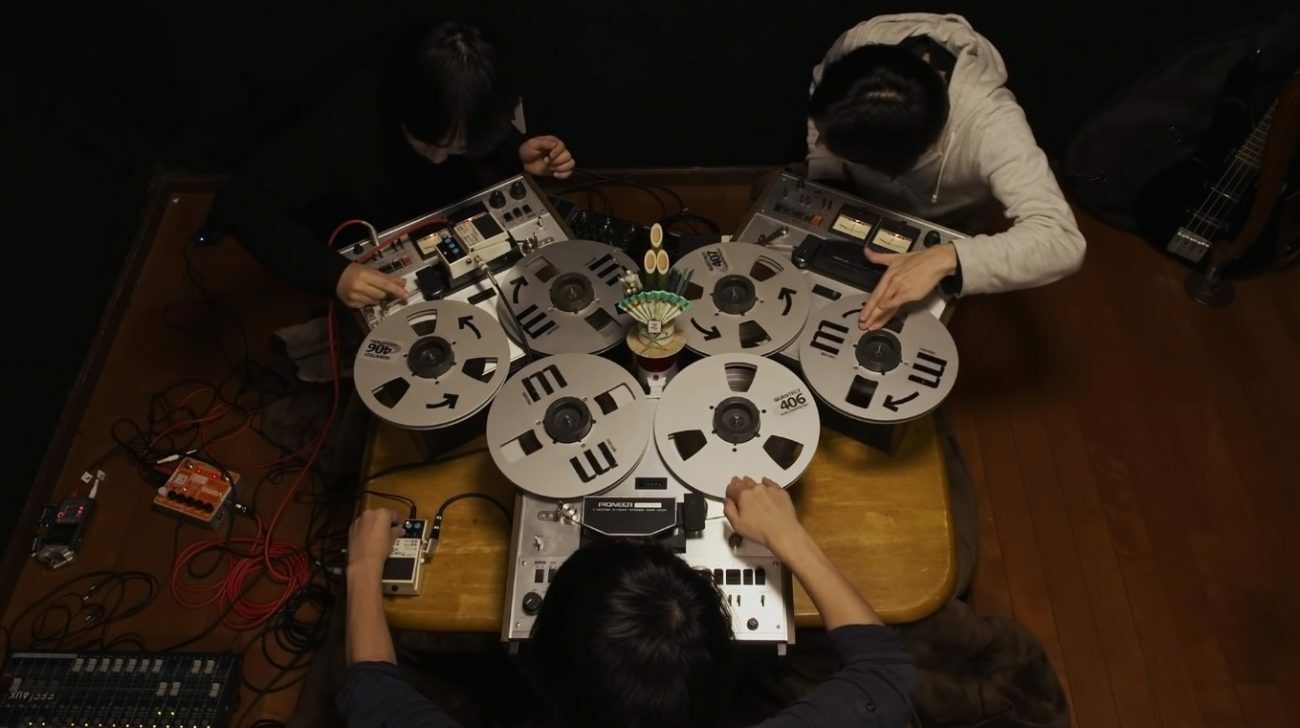 Смотрите, как японский Open Reel Ensemble управляется с бобинными магнитофонами