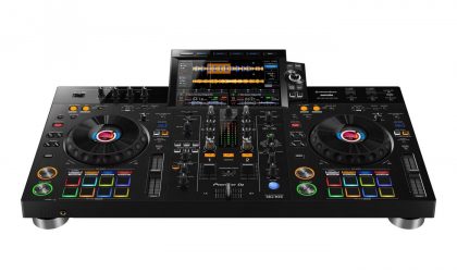 Pioneer DJ выпустит новый контроллер XDJ-RX3 с 10-дюймовым сенсорным дисплеем