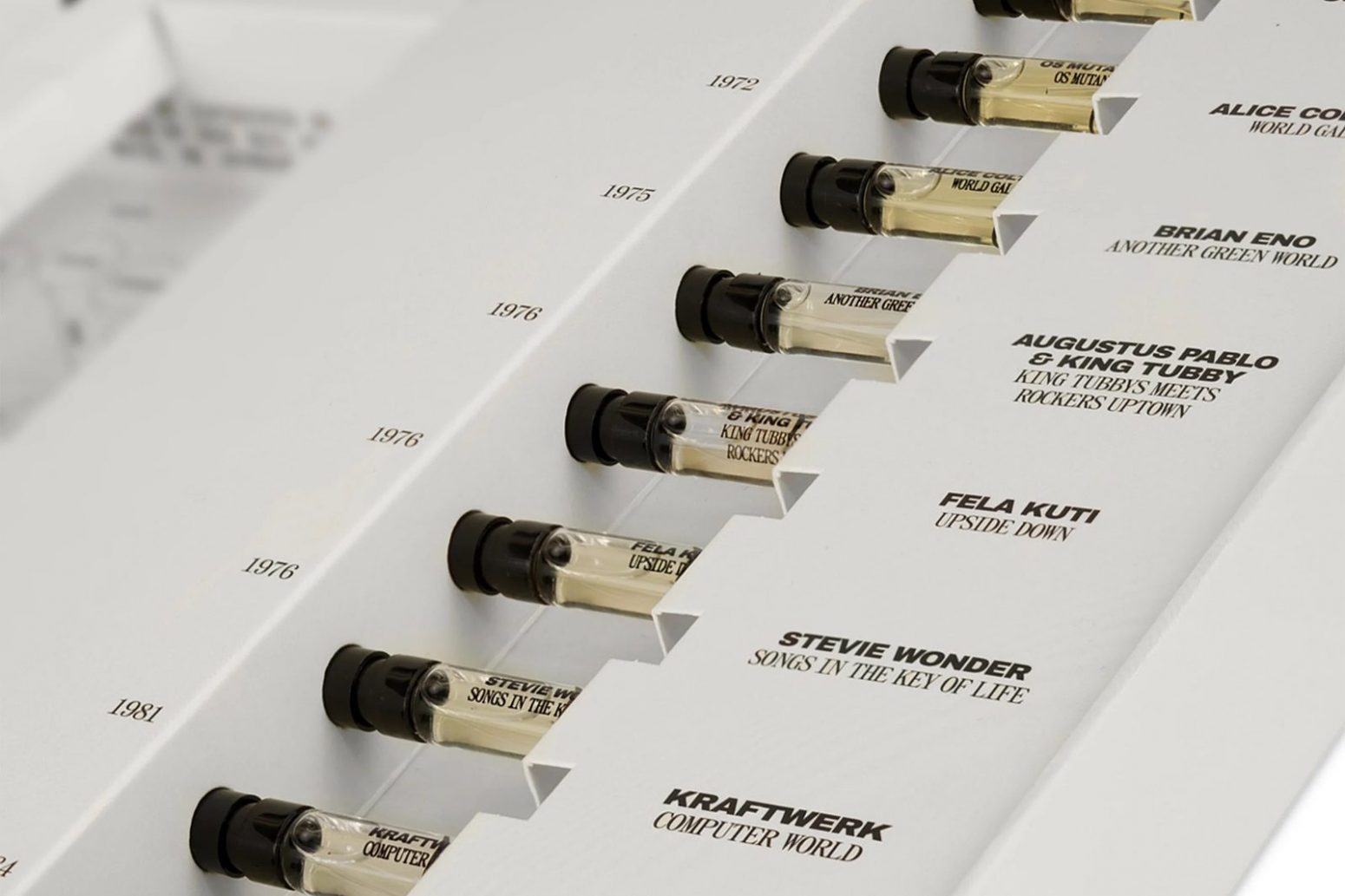У Dublab вышла линия ароматов, вдохновленная музыкой Брайана Ино и Kraftwerk