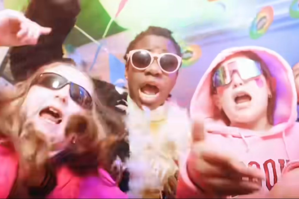 Ирландские дети стали интернет-сенсацией с драм-н-бейсовым треком «The Spark»