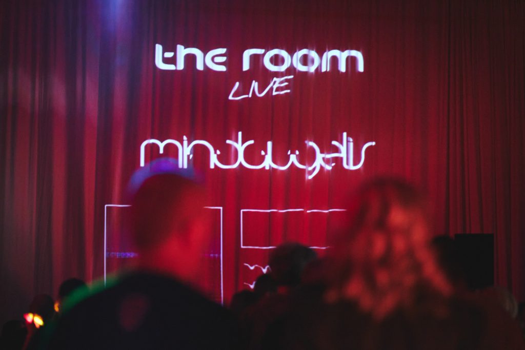 theRoom