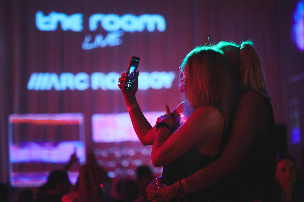 theRoom