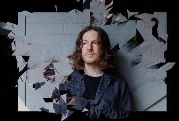 Микc дня: Rival Consoles в Essential Mix
