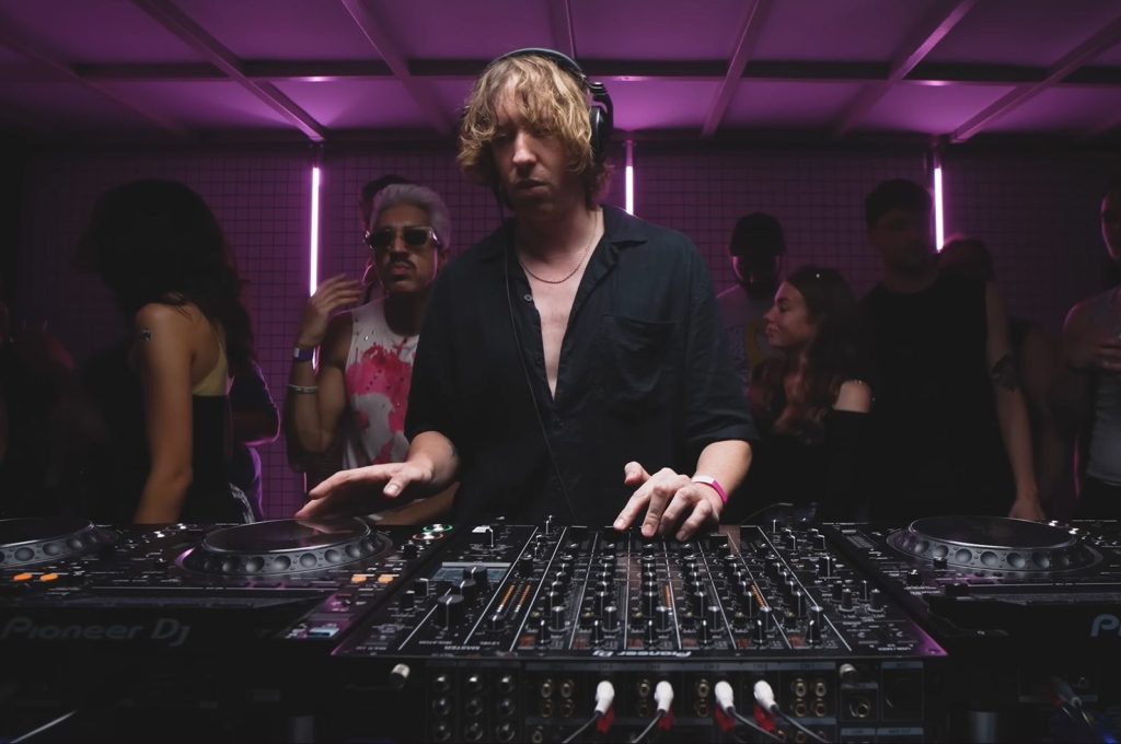 Daniel Avery