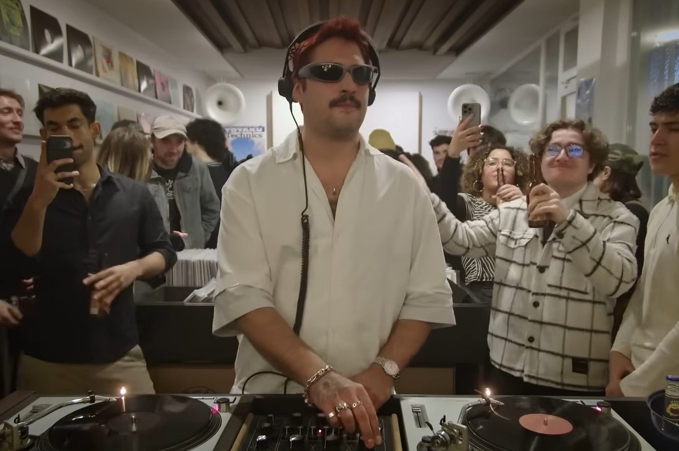 Микс дня: LB aka LABAT играет винил в Yoyaku