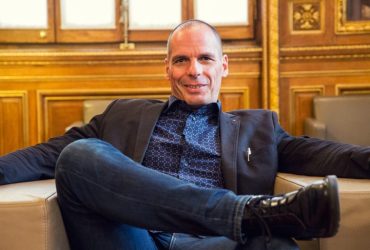 Экс-министру Греции грозит тюрьма за признание в приёме экстази 40 лет назад