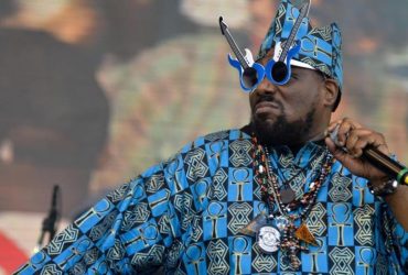 Умер Африка Бамбаатаа — пионер хип-хопа и одна из самых противоречивых фигур сцены