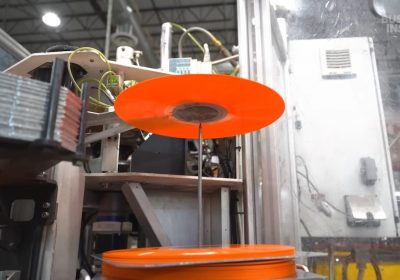 Как делают винил, и кто контролирует рынок: смотрите видео