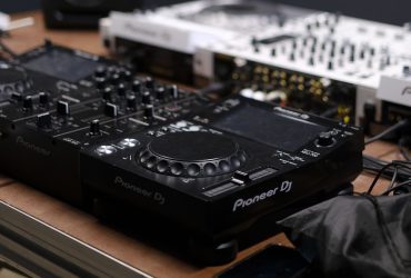 AlphaTheta обнаружила уязвимость в CDJ и XDJ