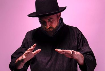 Пожар уничтожил студию Дэмиана Лазаруса