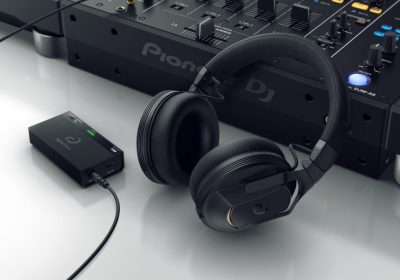 AlphaTheta представила беспроводные DJ-наушники HDJ-F9